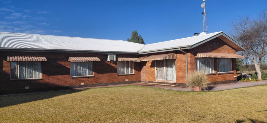 Commercial Property for Sale in Griekwastad Rural Northern Cape